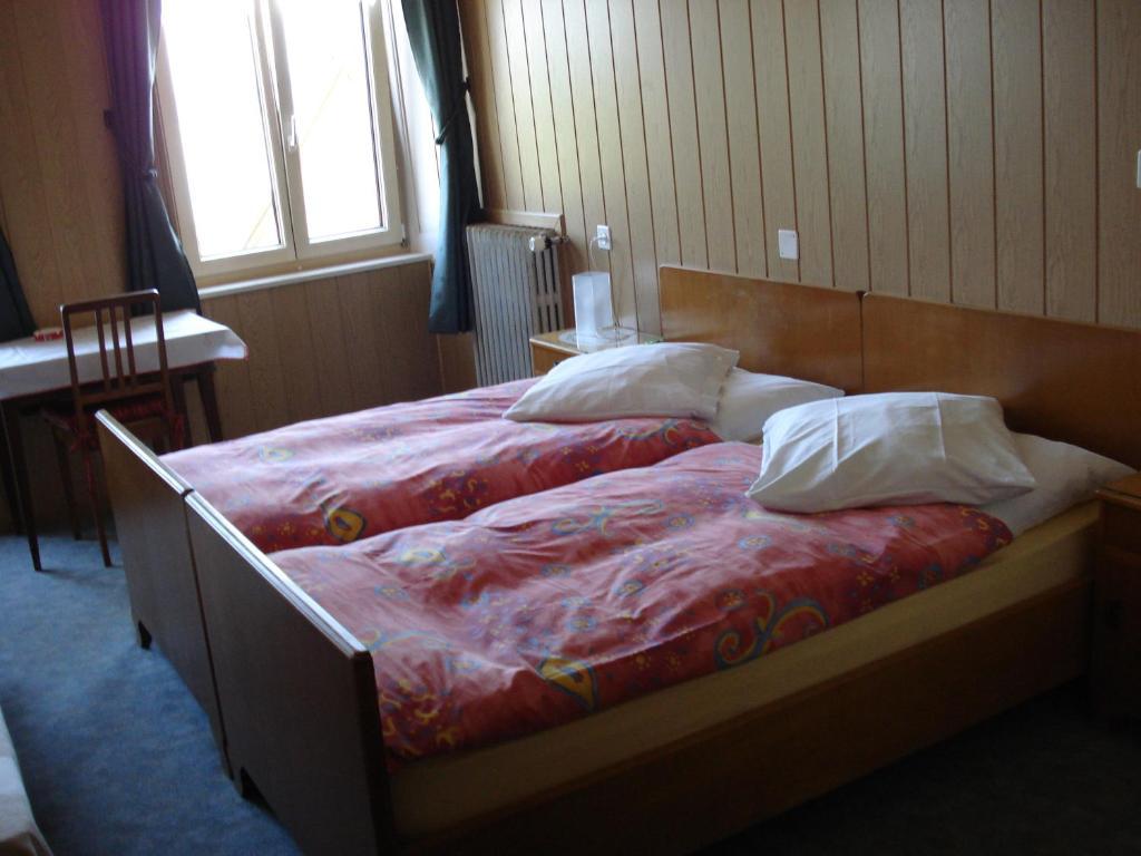 Les Tilleuls Hotel Gorgier Habitación foto